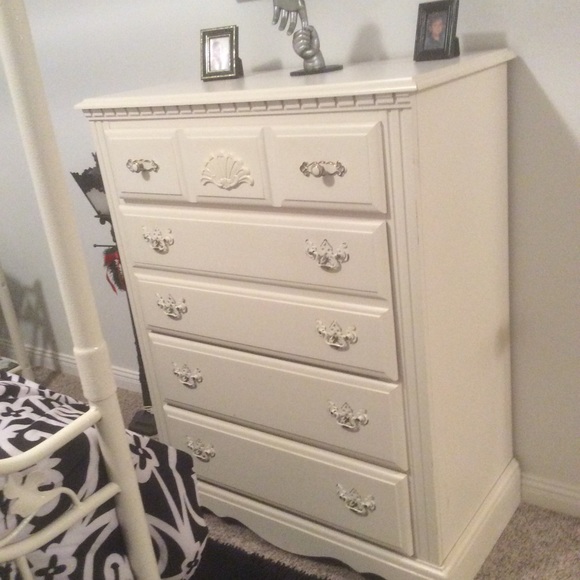 Full size canopy bed room set.brand new mattress. - Picture 2 of 5